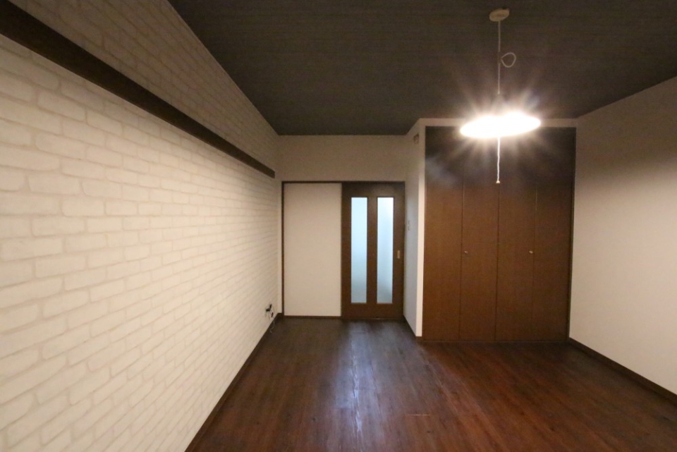 夜になればなるほど映える天井・床・壁紙。