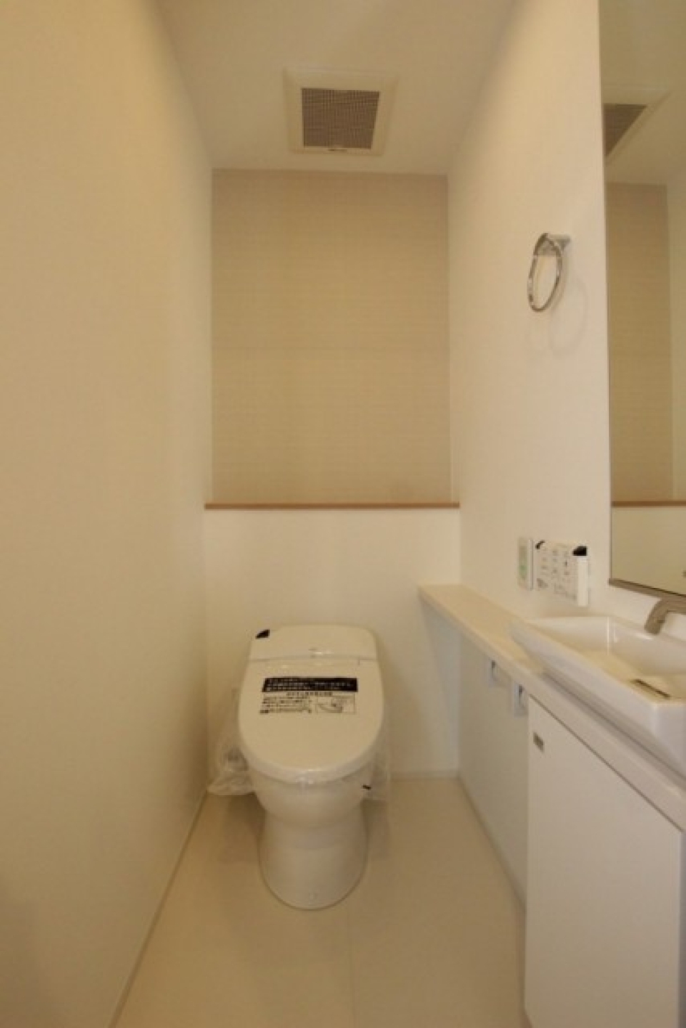 トイレもGOOD!手洗い場もついている。