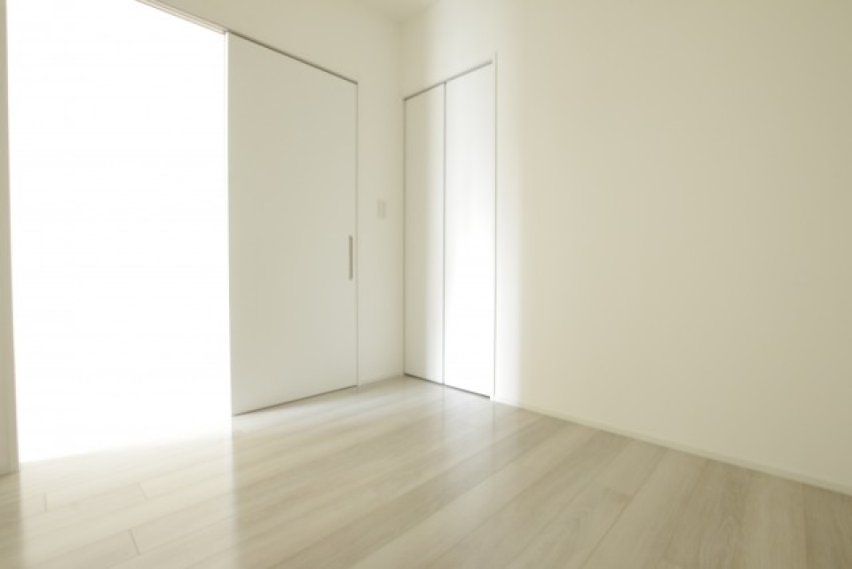 もう一つのお部屋は窓なしです。
