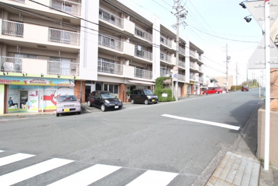 おしゃれのテナントが立ち並ぶ。