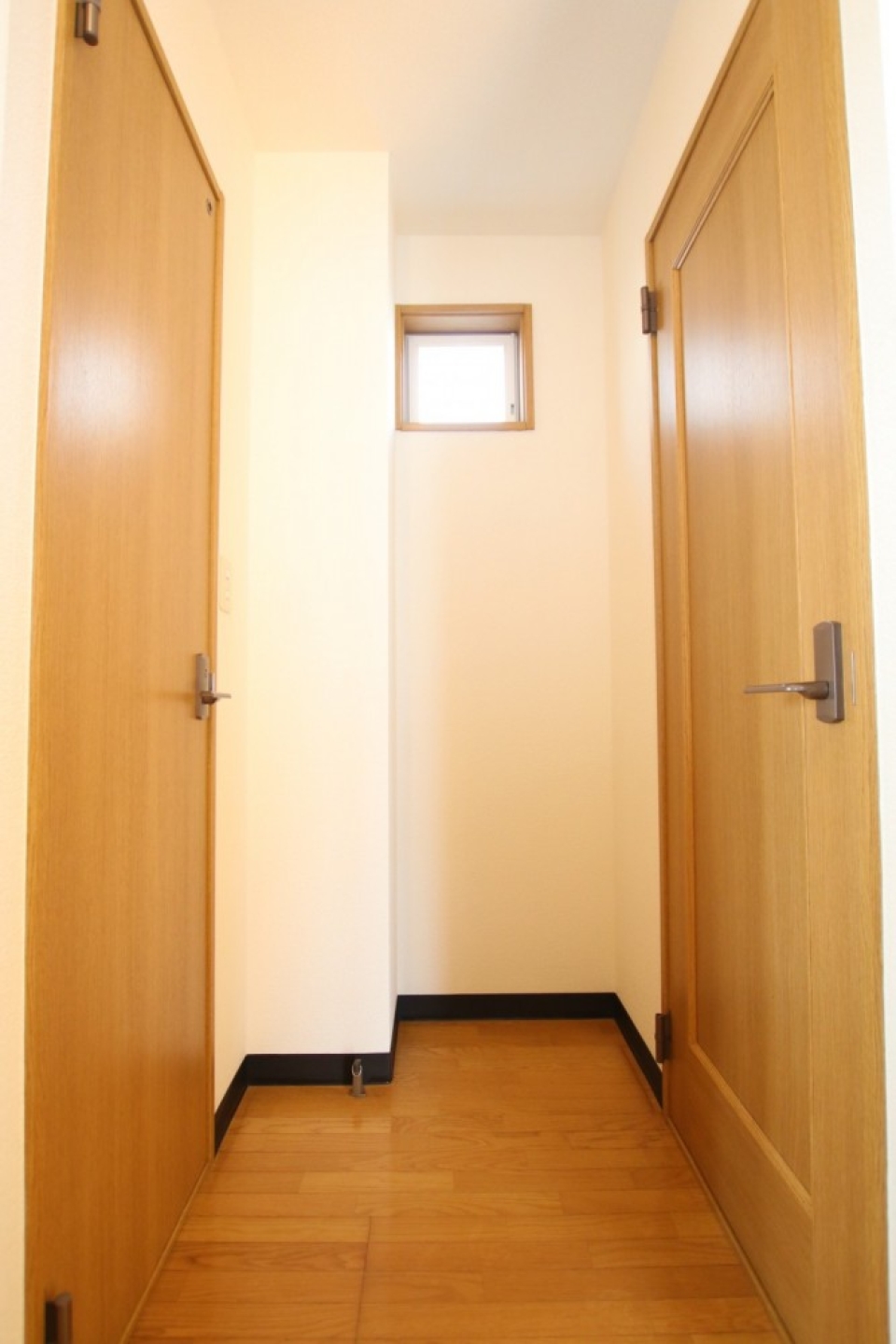 気になった洗面とトイレの間のスペース。ここに何を置くか。