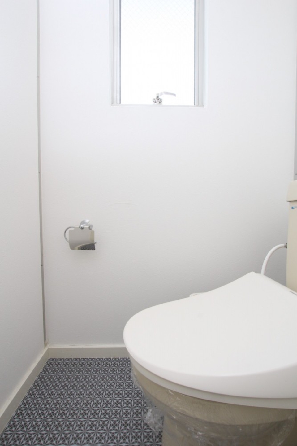 トイレにはシャワートイレを設置しました。