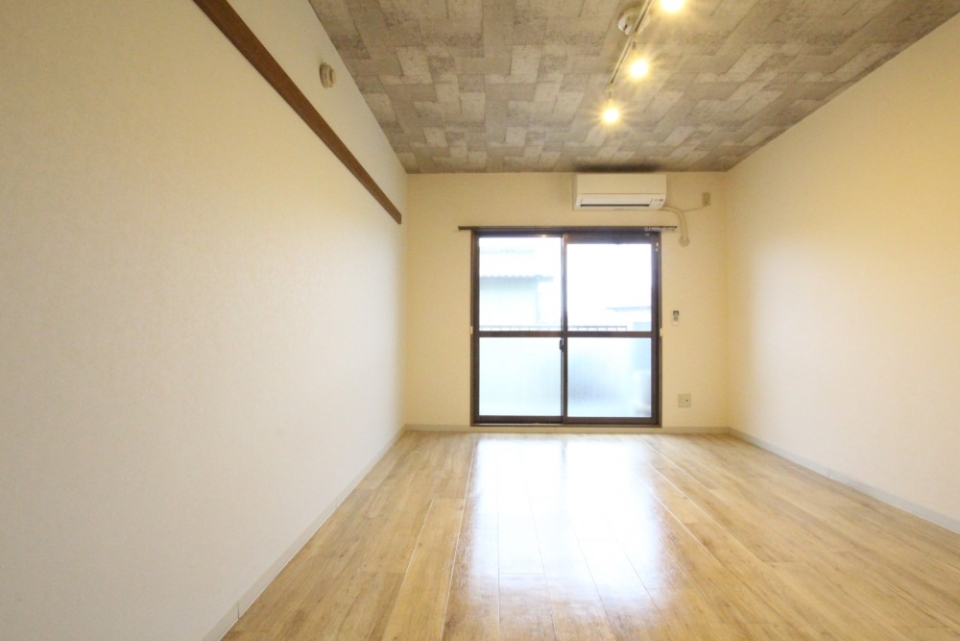 シンプルなのにおしゃれなのができる男のお部屋です！