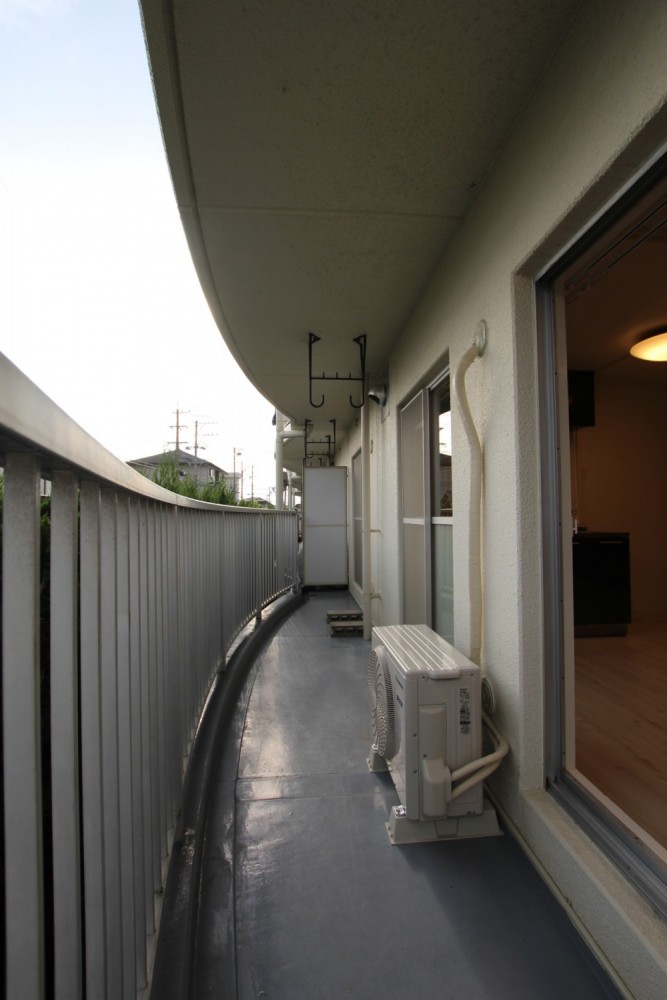 マンションタイプだからこそこの広さのバルコニー。