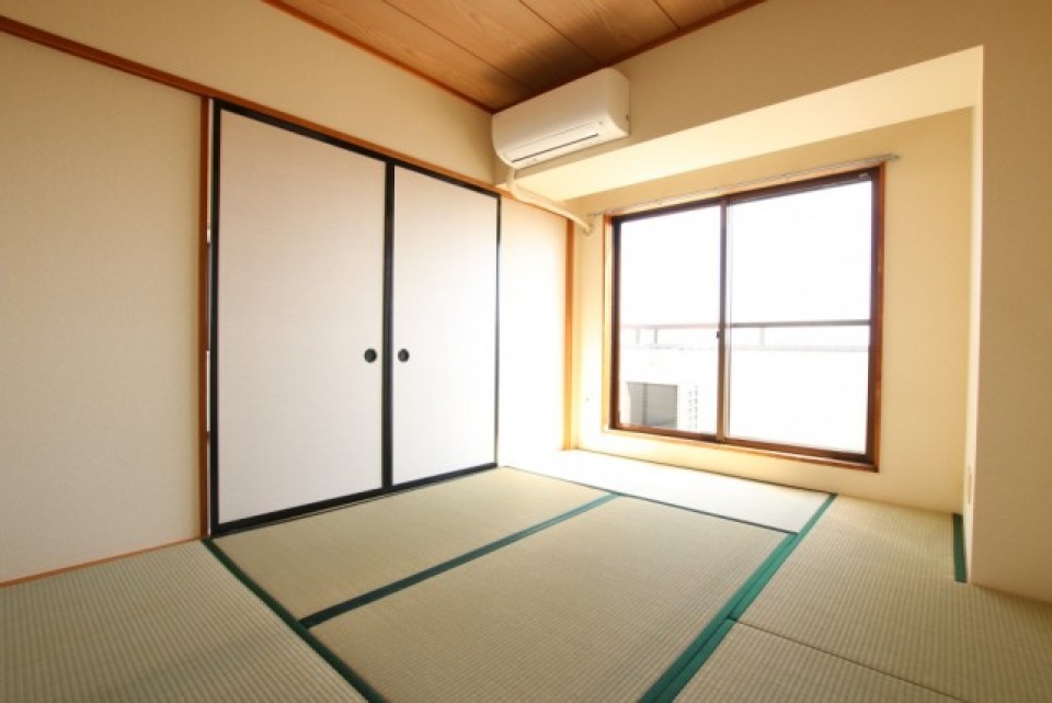 和室の引き戸を開ければ、リビングとつながります