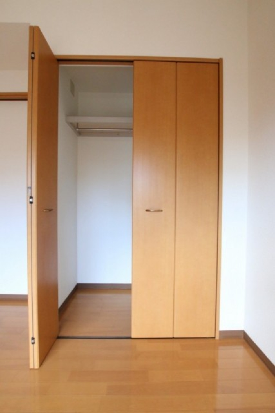 クローゼットは、奥行き85cm。