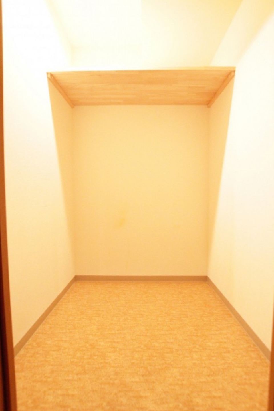 お部屋の中心にあるストックルーム、活躍しそう！