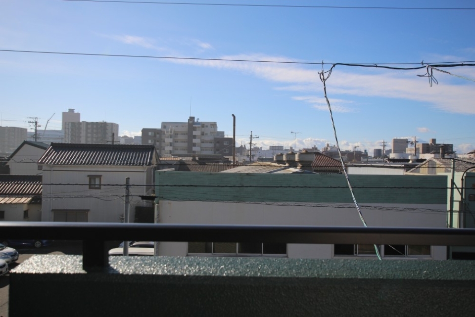 陽を遮る高い建物がないので日当たり良好。