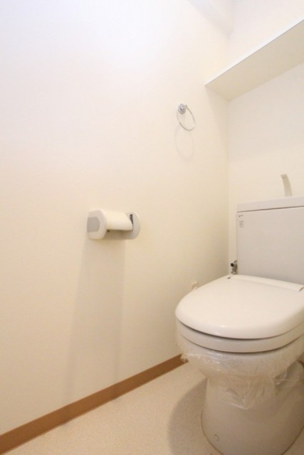 トイレ内電源コンセントあり。