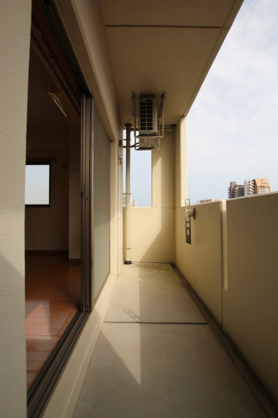 マンションタイプだからバルコニーも広い。