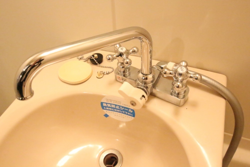 あっ、ここにも発見、洒落た水栓だぁ。