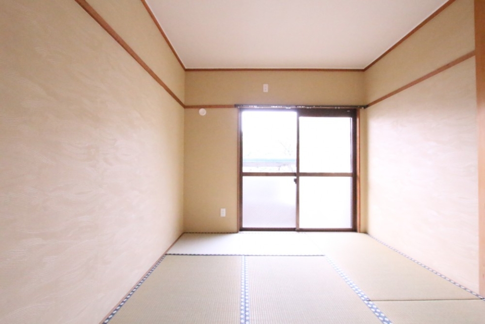 ガラッと、ここだけ和空間。