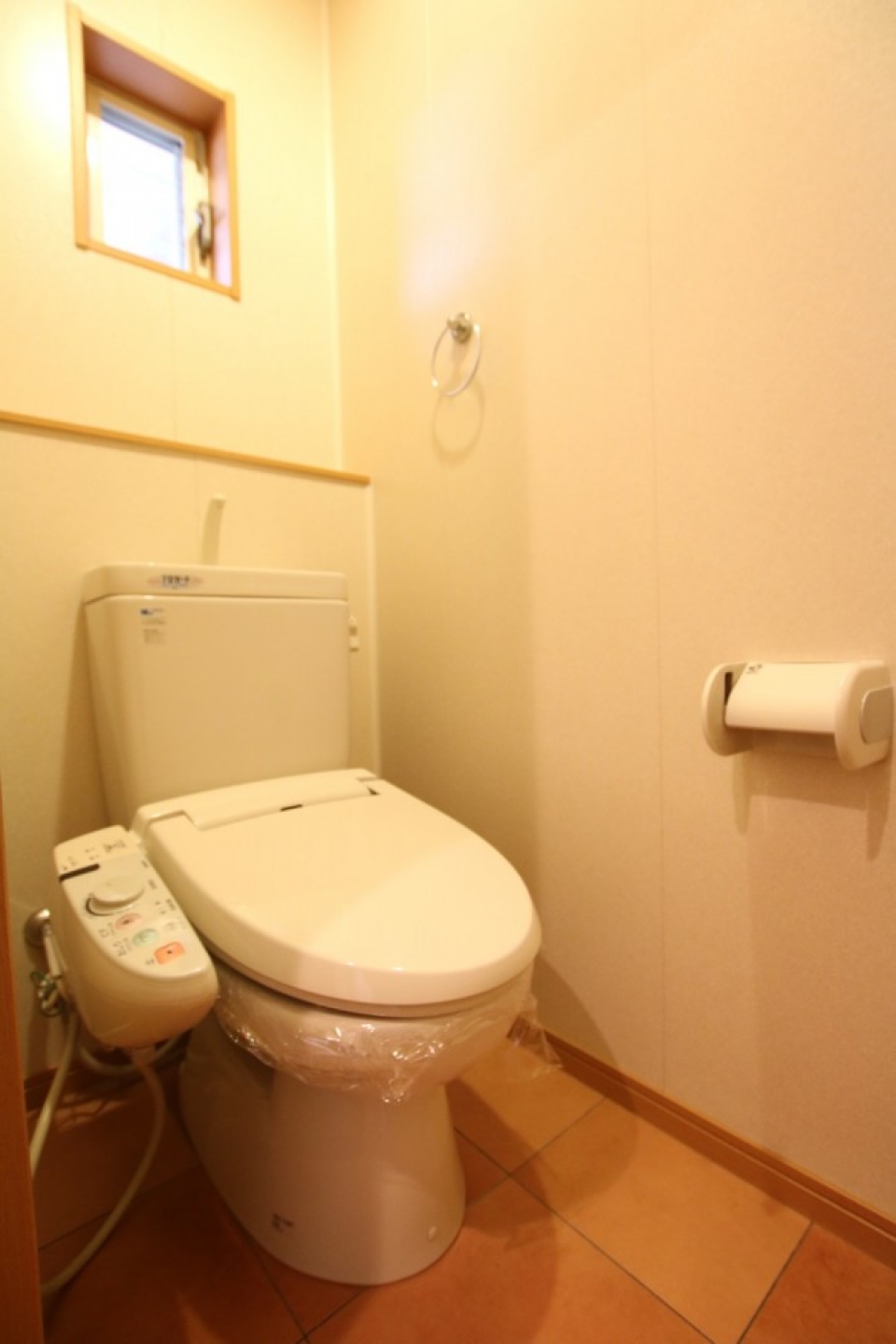 トイレはもちろんウォシュレット。