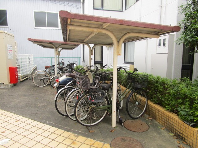 駐輪所あります