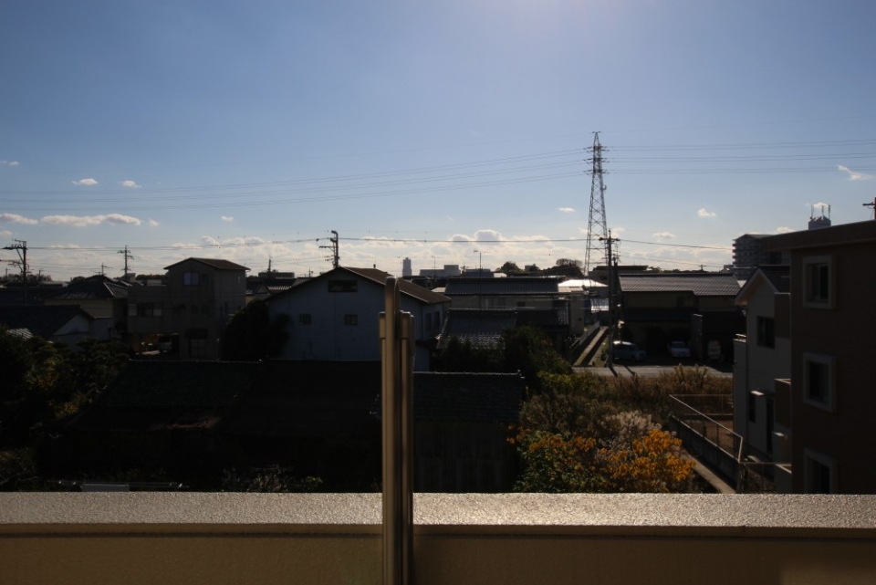 人気の赤電沿いですが、静かな環境ですよ。