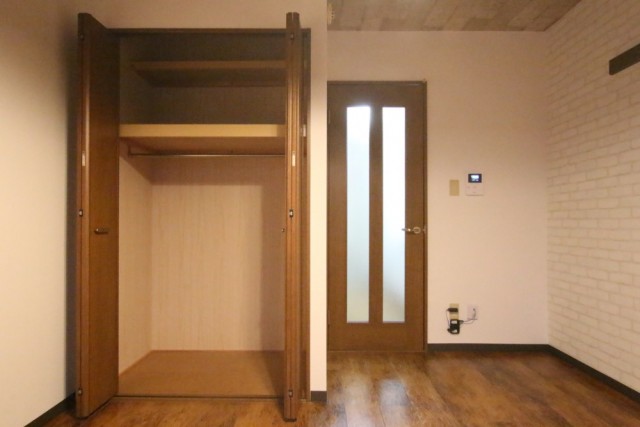 一人暮らしならこれで十分な収納空間。