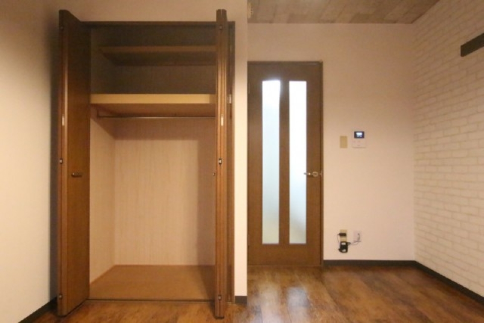 一人暮らしならこれで十分な収納空間。