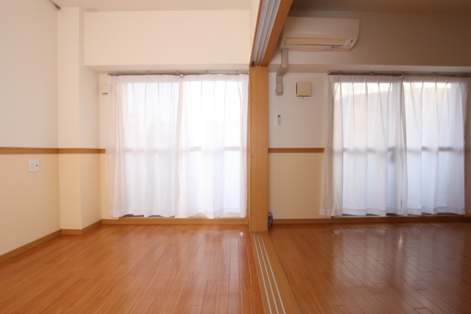 大きな窓で開放感あります！。