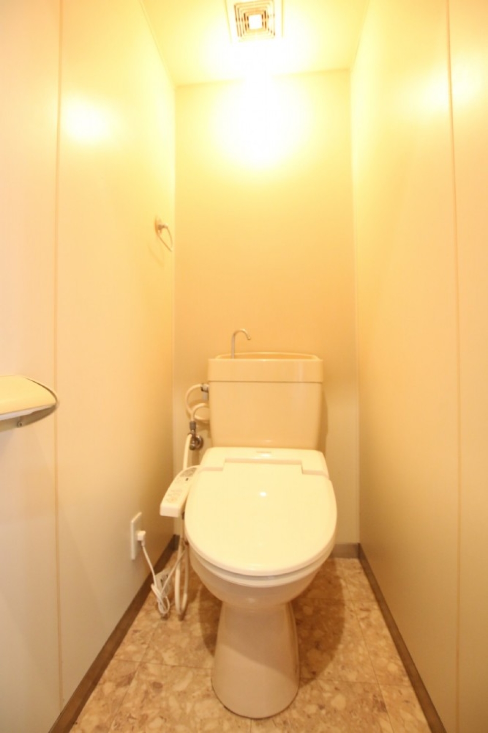 トイレは和式？しっかりシャワートイレになっていますよ