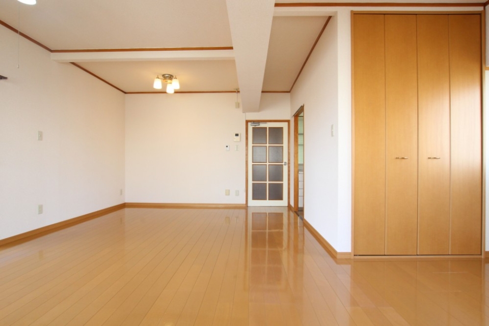 配色も照明も落ち着いていて上品空間が作れそう。