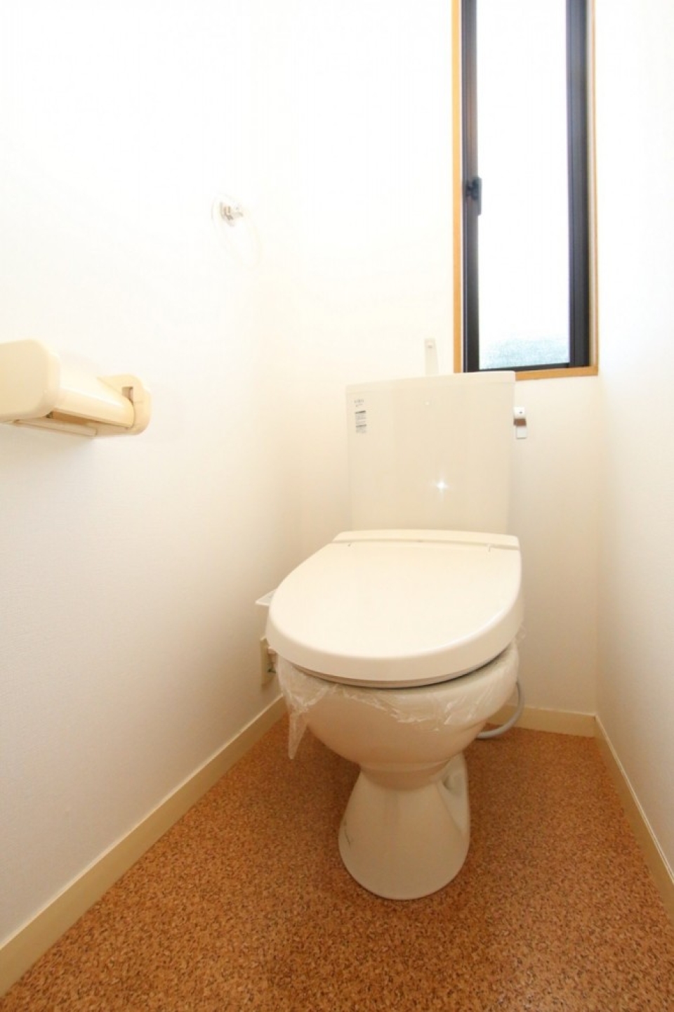 1階2階の各階にトイレが付いています。