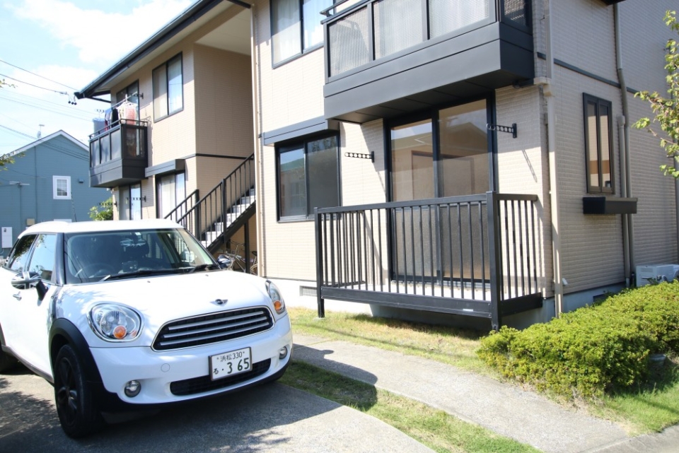 駐車場はお部屋の目の前に。