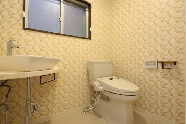 トイレには手洗い場も完備されています。