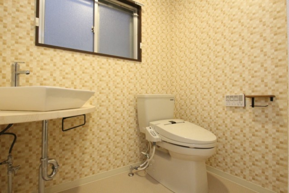 トイレには手洗い場も完備されています。