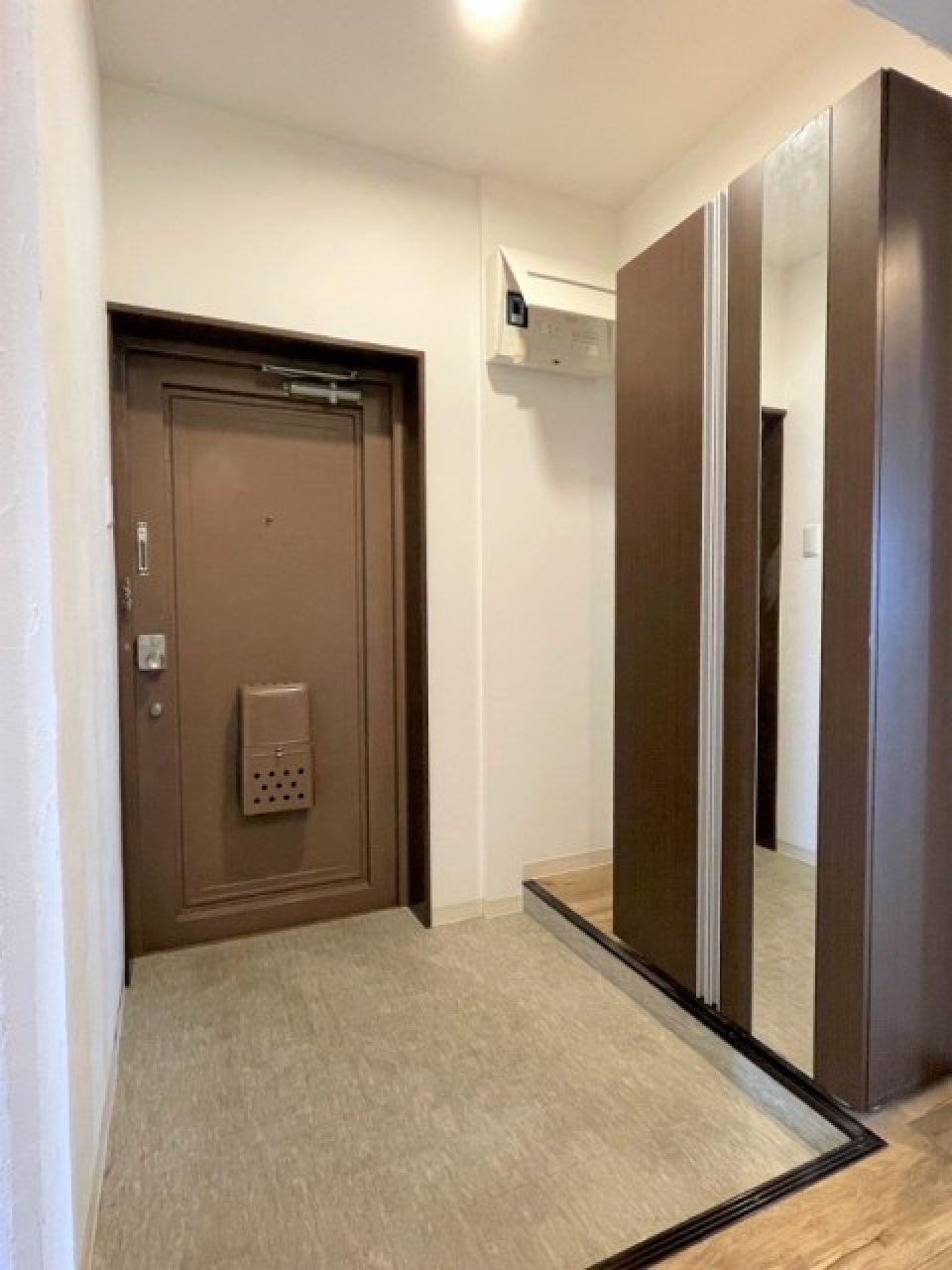 玄関。大きいシューズボックスつき！