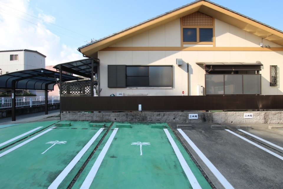 三角屋根の人気の平屋住居。