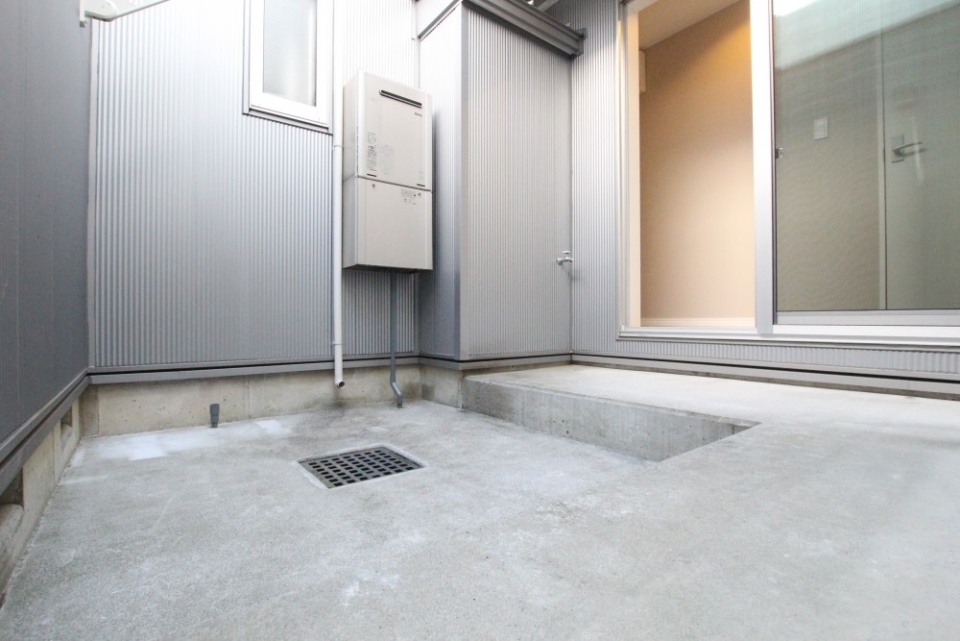 広さは約4.5帖、坪庭の使用用途は様々。