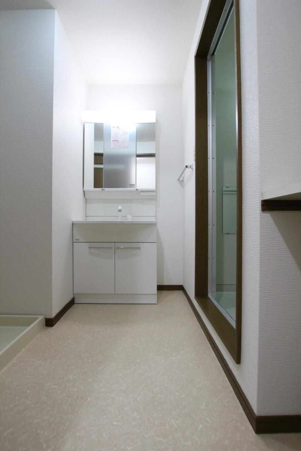 良い意味でエッジが全く効いてないお部屋。
