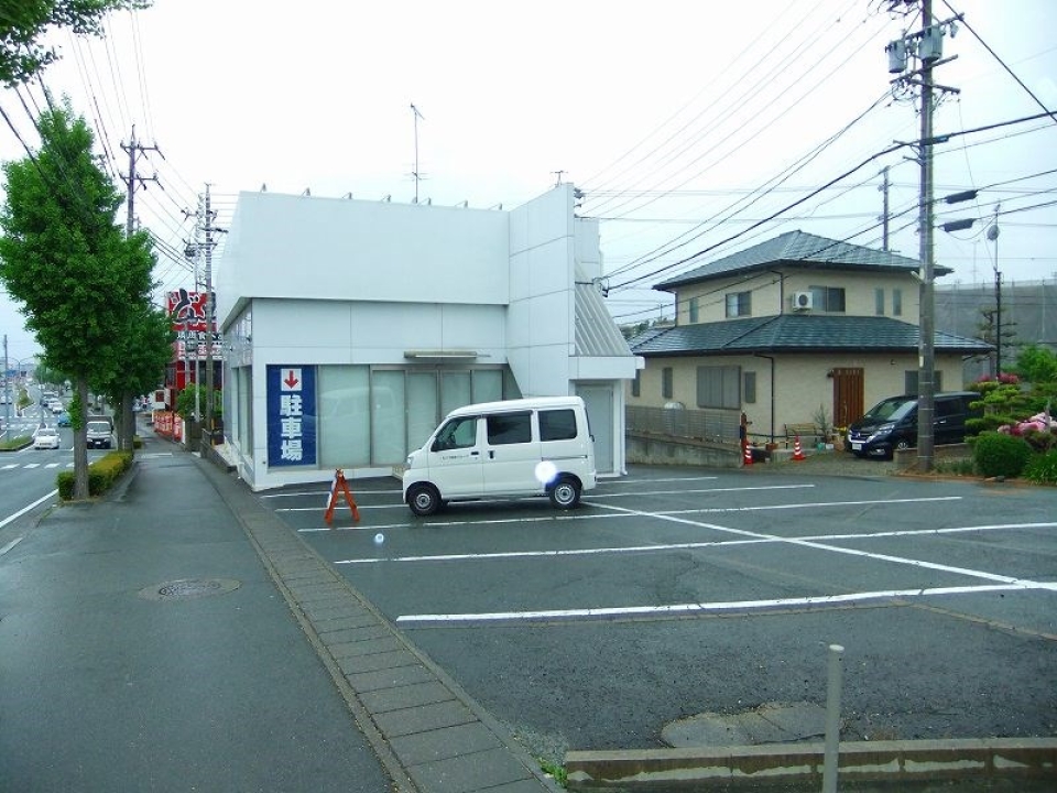 駐車場も10台取れるテナント