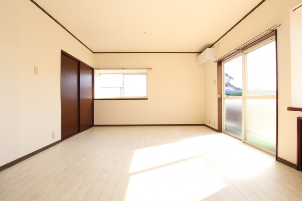 長方形リビングで家具の配置もしやすそう。
