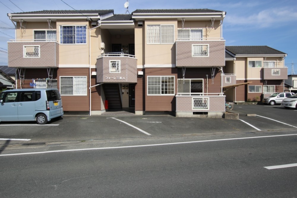4戸イチの建物、どのお部屋でも角部屋！！。