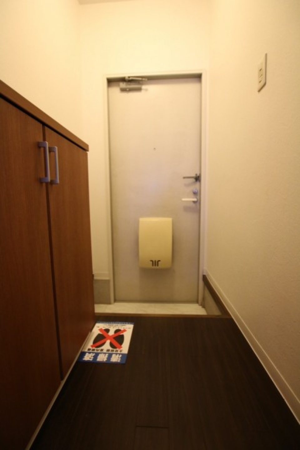 玄関は段差大きめです。