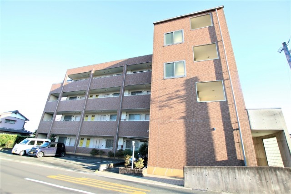 マンション外観。