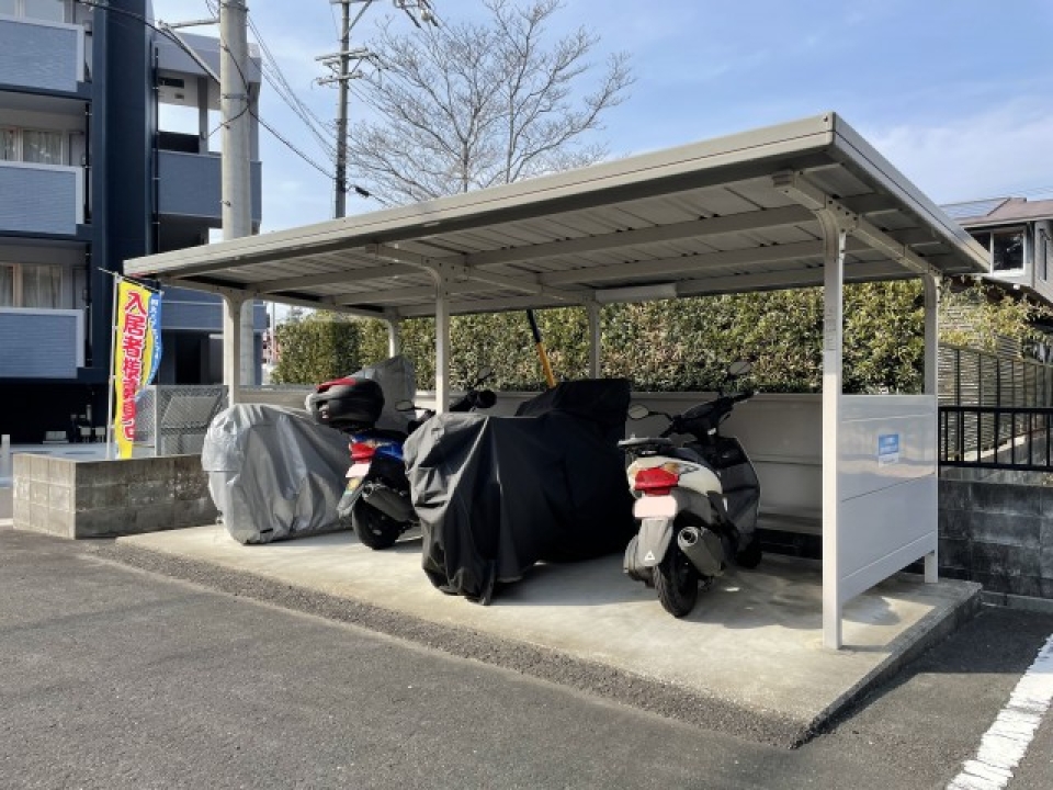 駐輪場はバイクも止められます。