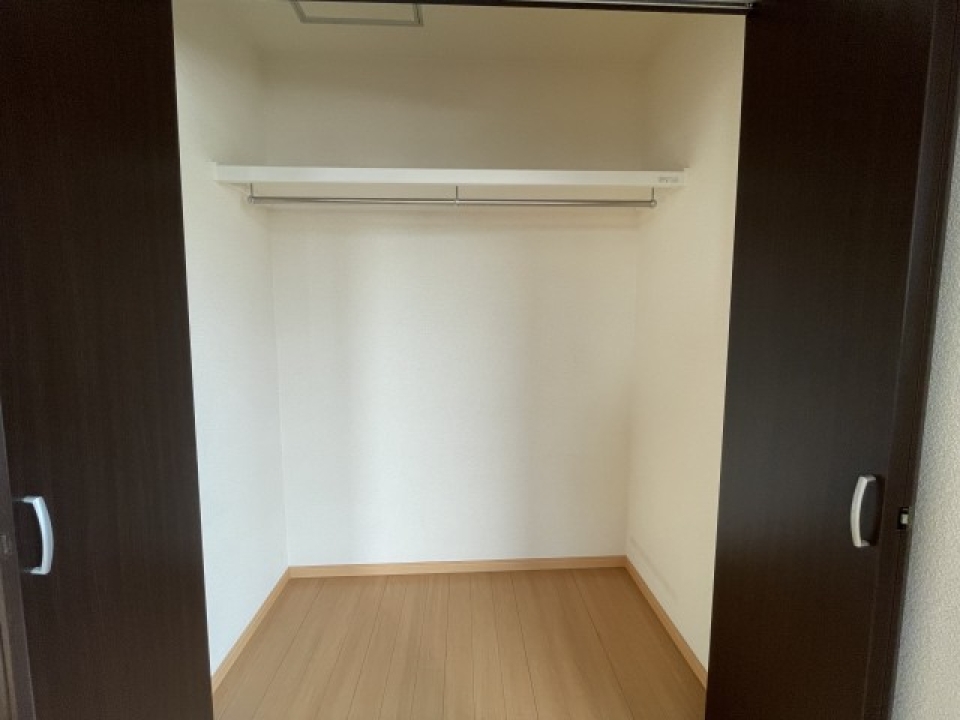 6帖の洋室にもクローゼットあります。