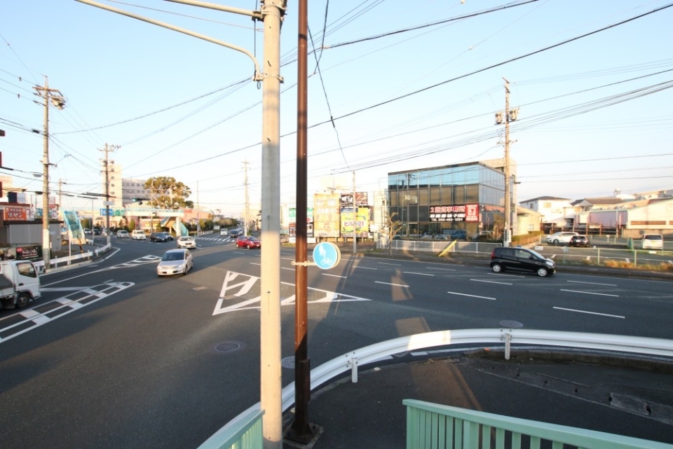 浜松人ならわかる目立つ立地。