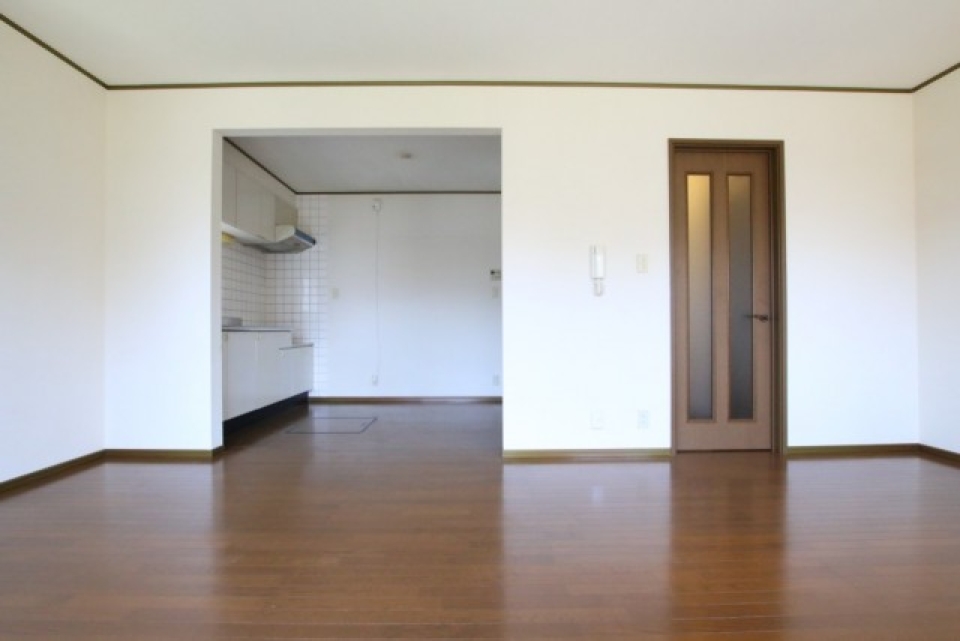 キッチン側とお部屋の入り口