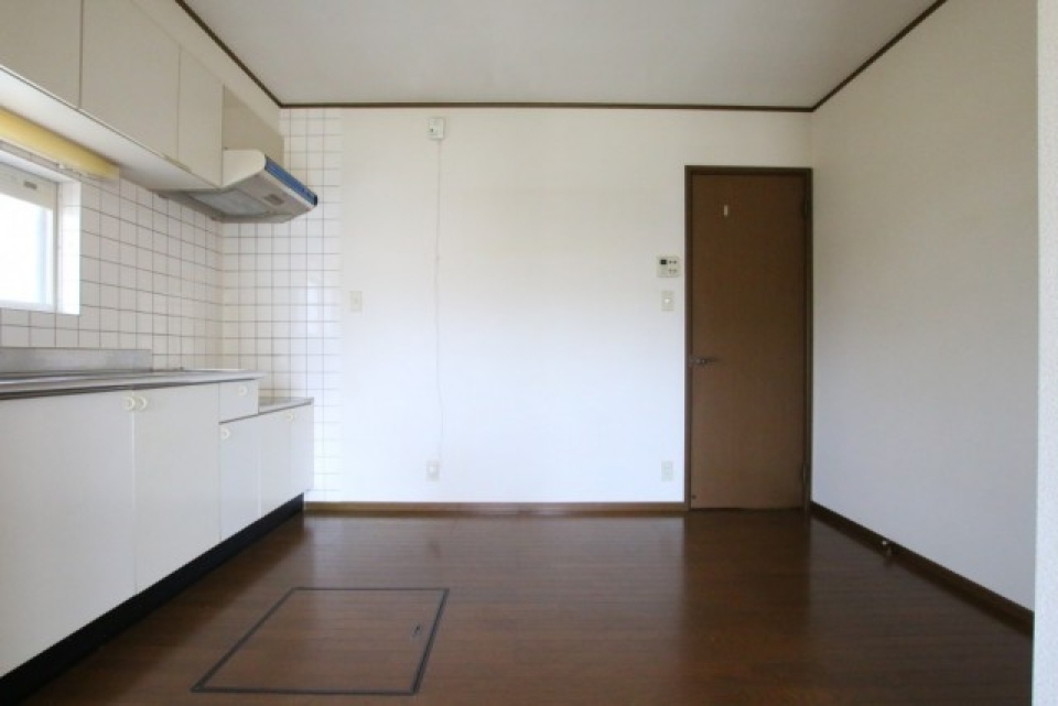 キッチンは、西側に窓があります。