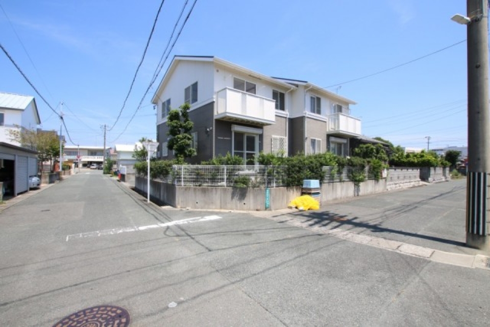 周辺道路も道幅が狭すぎず、大きな車も大丈夫！