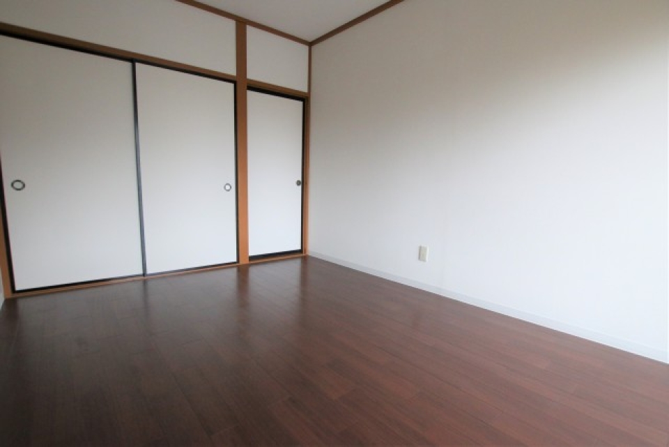 押し入れがついてます。6帖です。