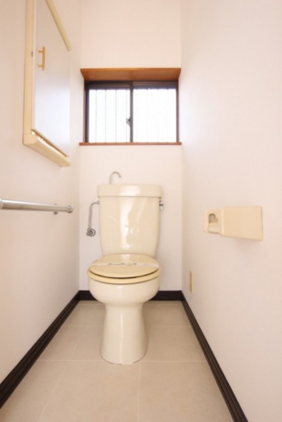トイレは...、普通ですね。
