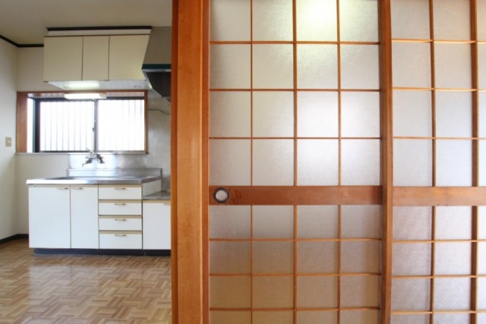 これまた懐かしい、昔よく見たガラス戸。