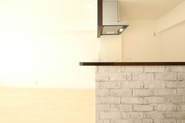 人気の対面式キッチン。おしゃれなお部屋だと、お料理も楽しめそうですね！