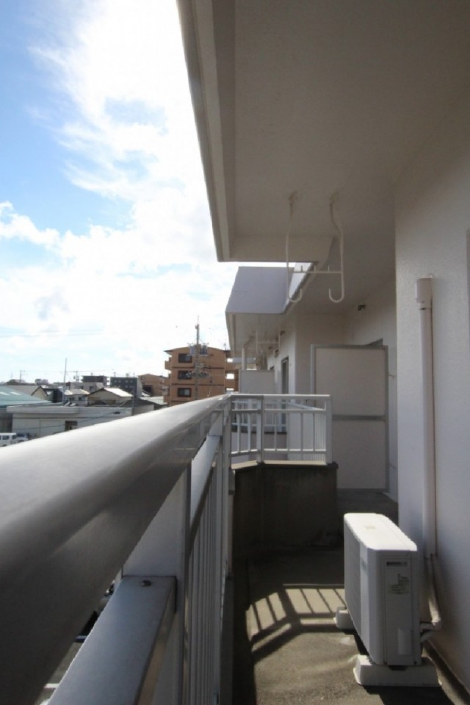 マンションタイプだからこそこの広さのバルコニー。