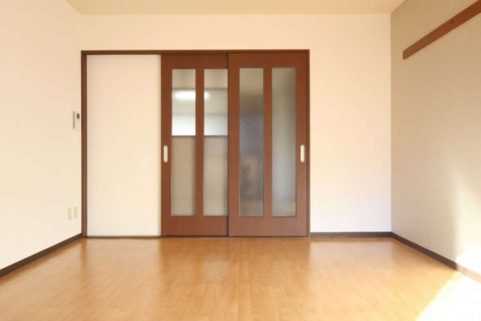 扉が大きめなので２つ部屋があるみたい。