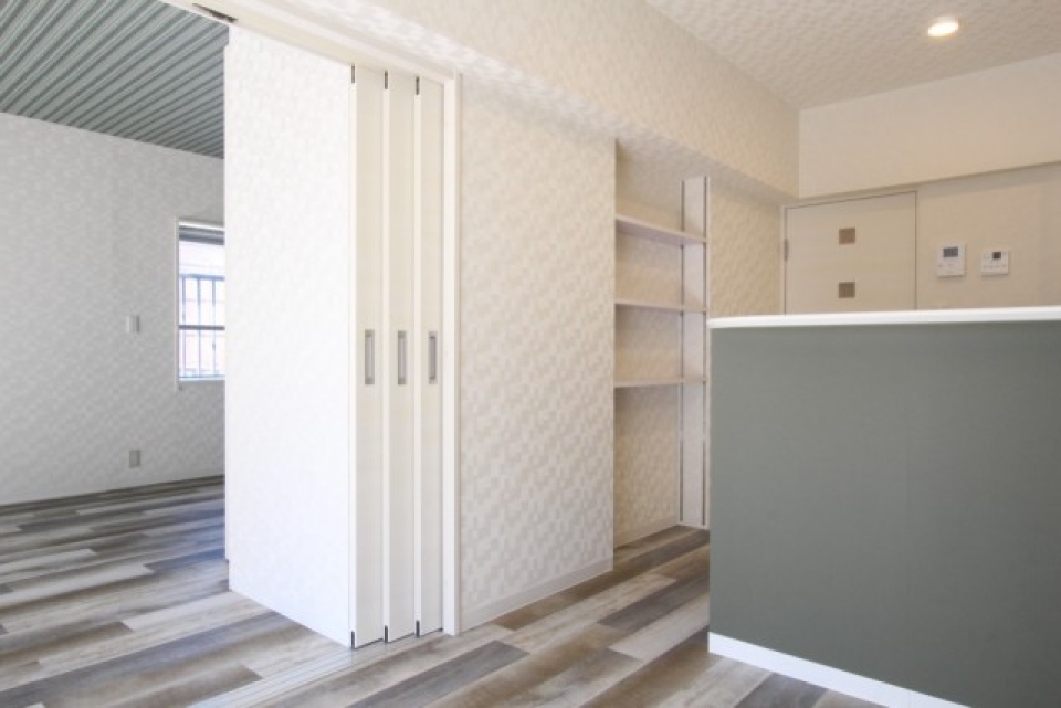 白い建具は清潔感があってとてもいい。